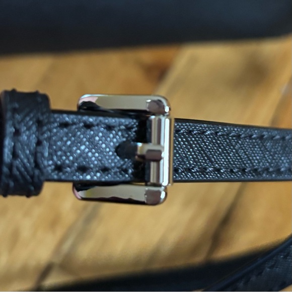 Michael Kors Jet Set Crossbody Bag (black w silver hardware) - Picture 10 of 15